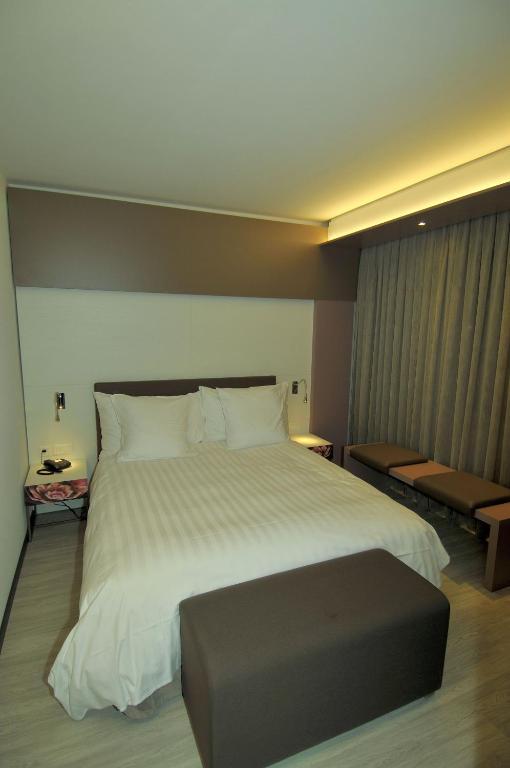 Hotel Forum Martigny Стая снимка