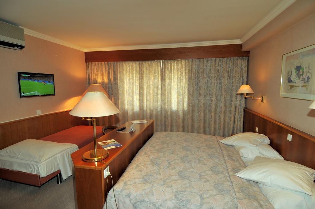 Hotel Forum Martigny Стая снимка