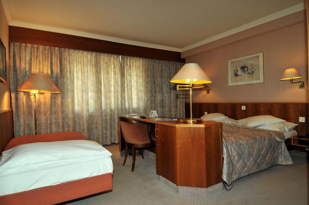 Hotel Forum Martigny Стая снимка